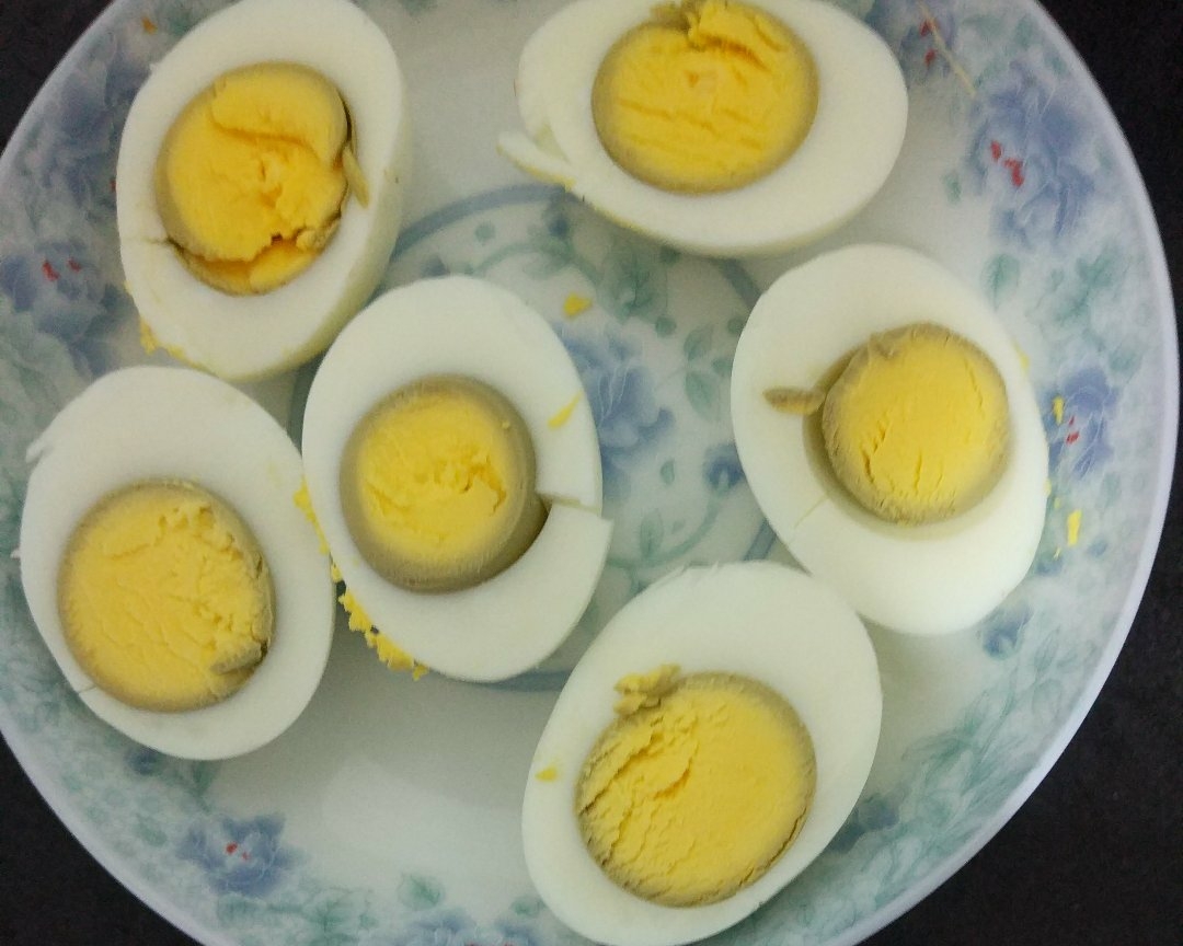 浇汁鸡蛋的做法 步骤1