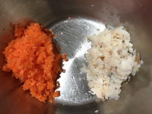 黄骨鱼胡萝卜粥的做法 步骤2