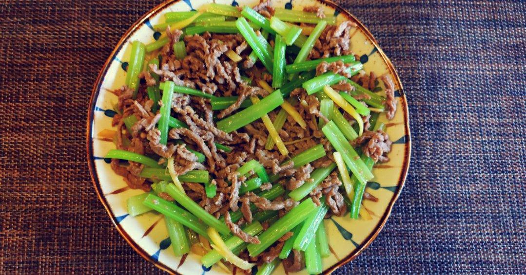 厨师长教你：“青椒牛肉丝”的家常做法，家乡的味道，先收藏了