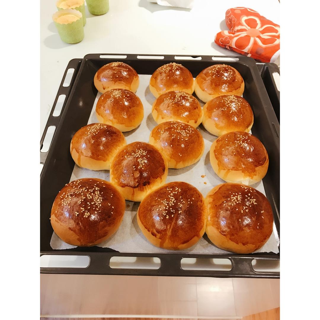 巨蛋牛奶面包