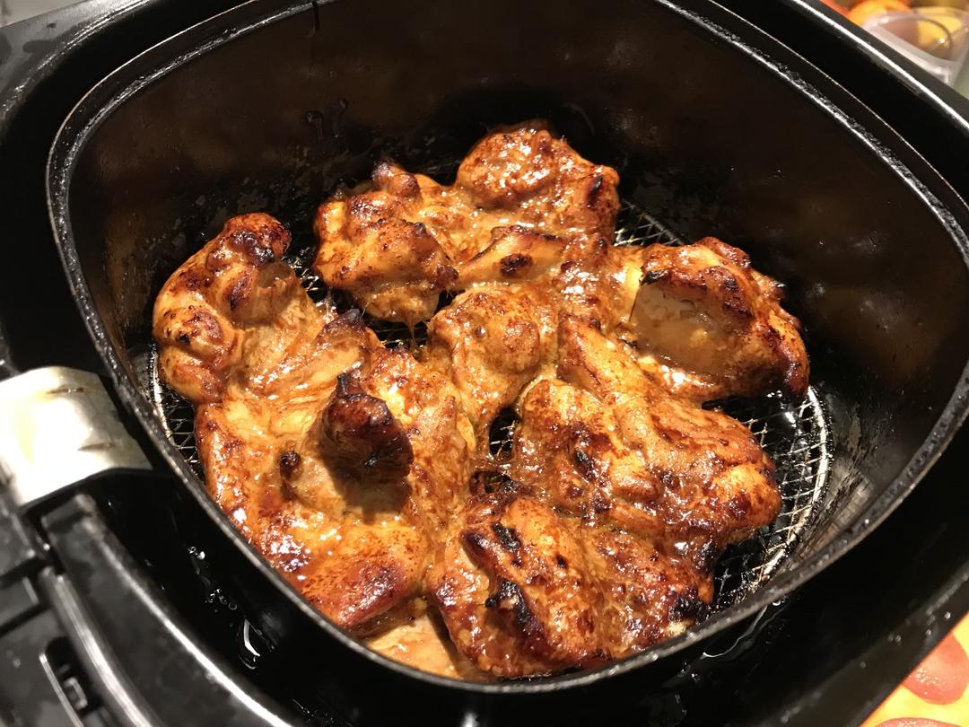 鲜嫩多汁的酱鸡腿肉