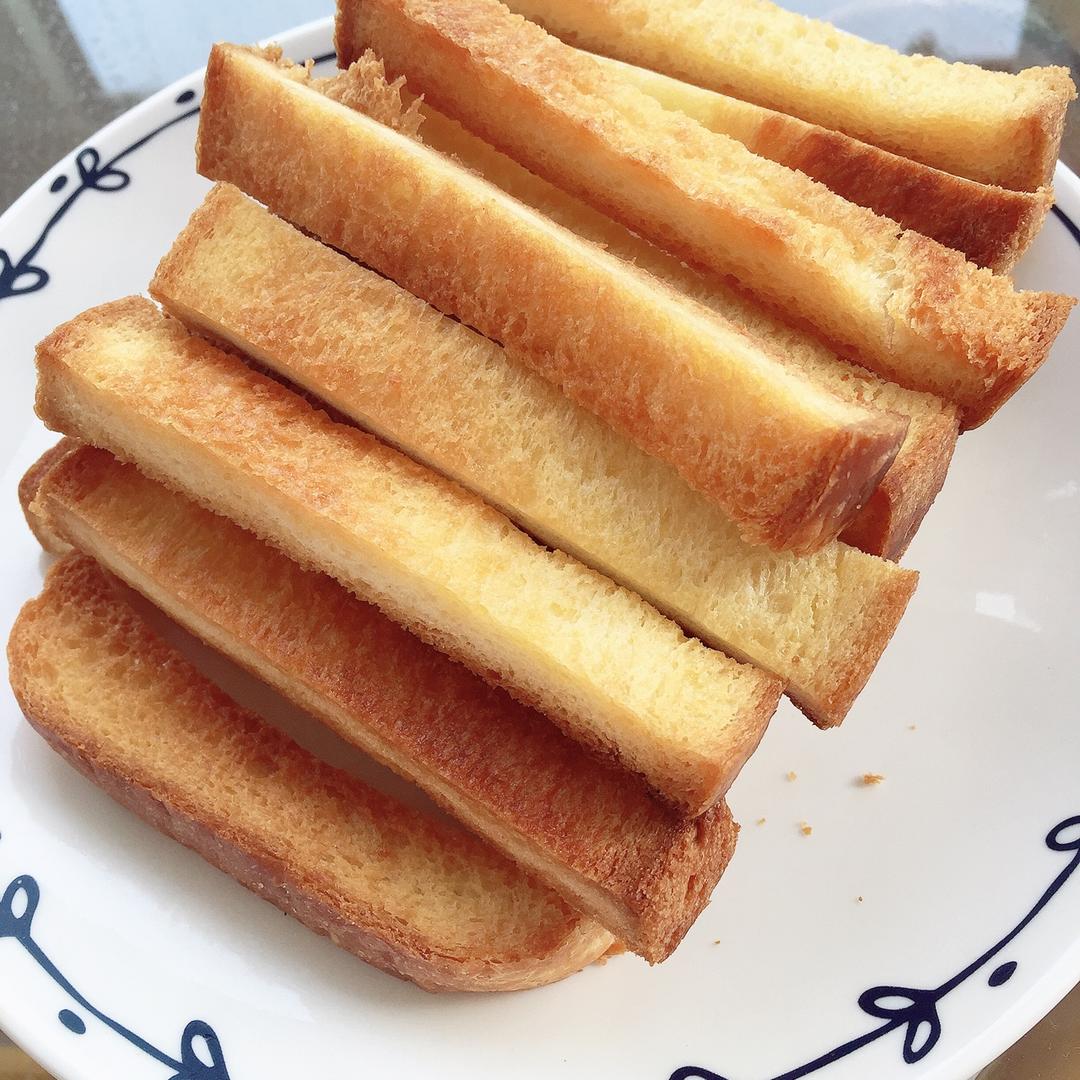 仲国制 簉做的酥脆蜜糖吐司边