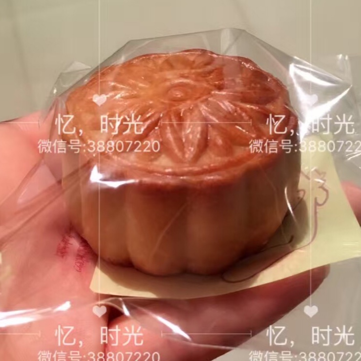广式月饼—蛋黄莲蓉月饼