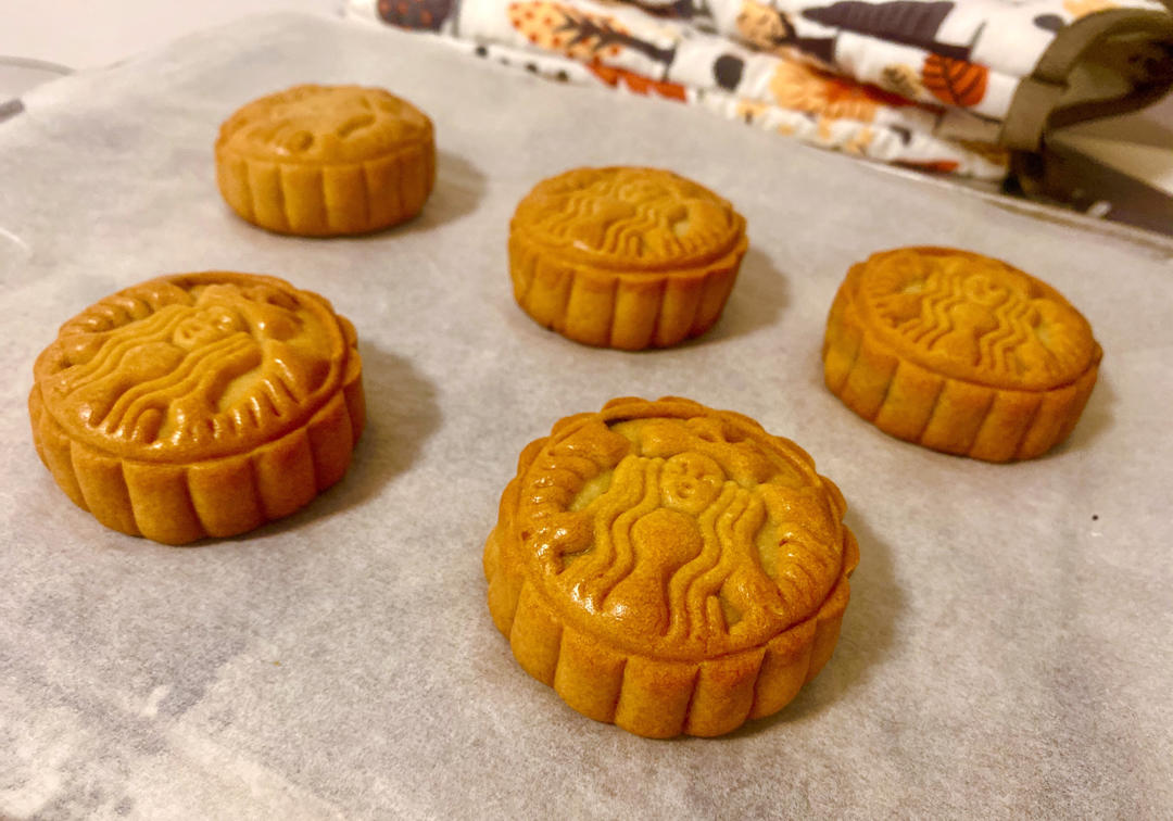 不用转化糖浆的广式月饼（不裂 不塌 不缩腰）