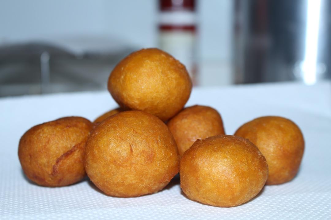 妈妈教炸的红薯丸子