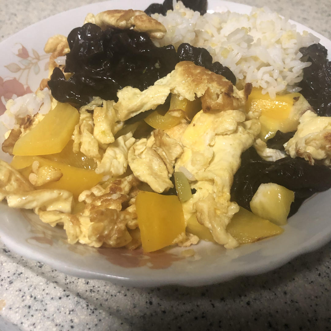 青红椒炒鸡蛋