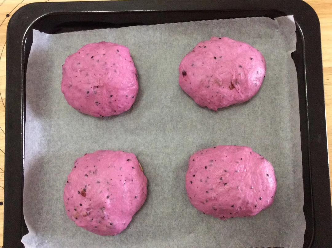 葡萄果汁软欧包