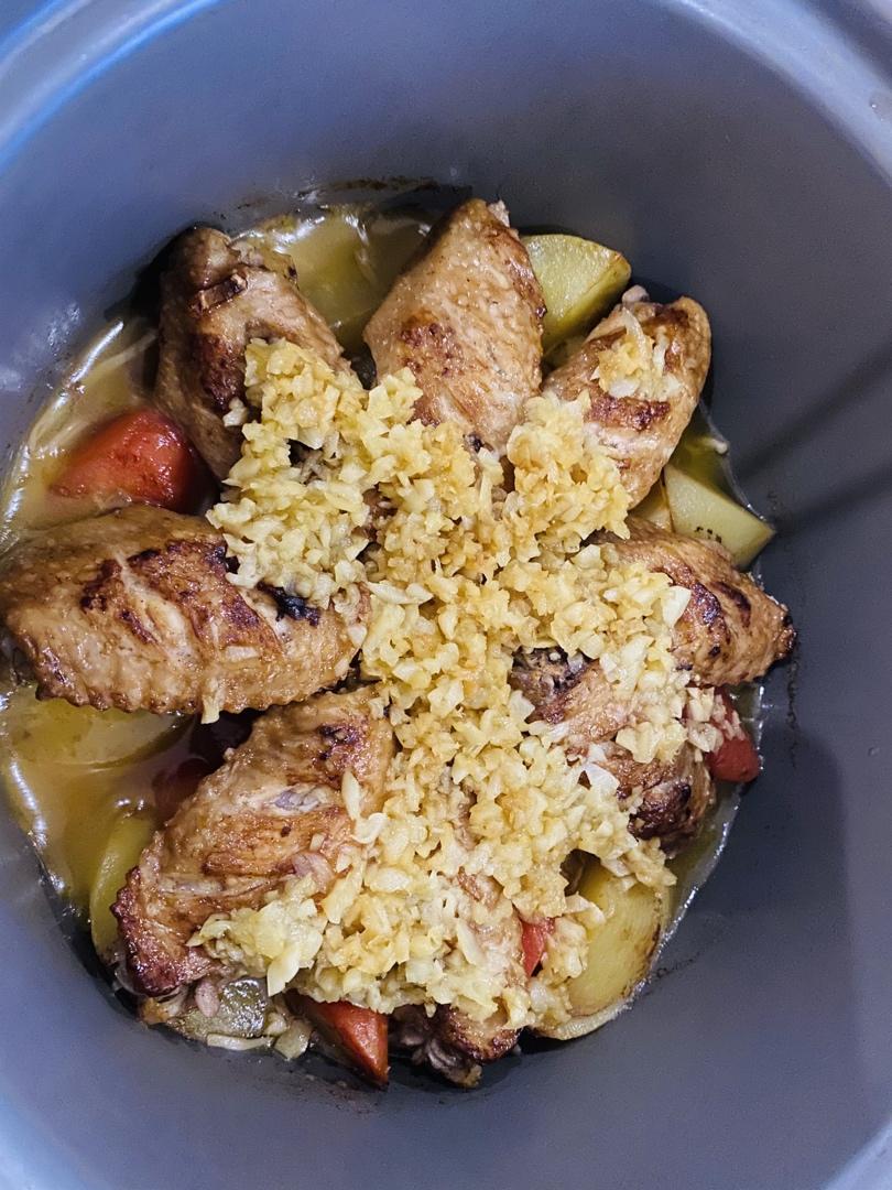 北鼎铸铁锅食谱｜焖蒜香鸡翅