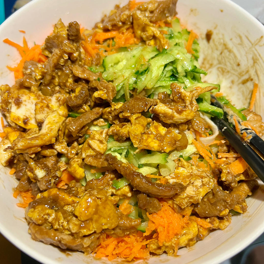 香菇肉酱拌面