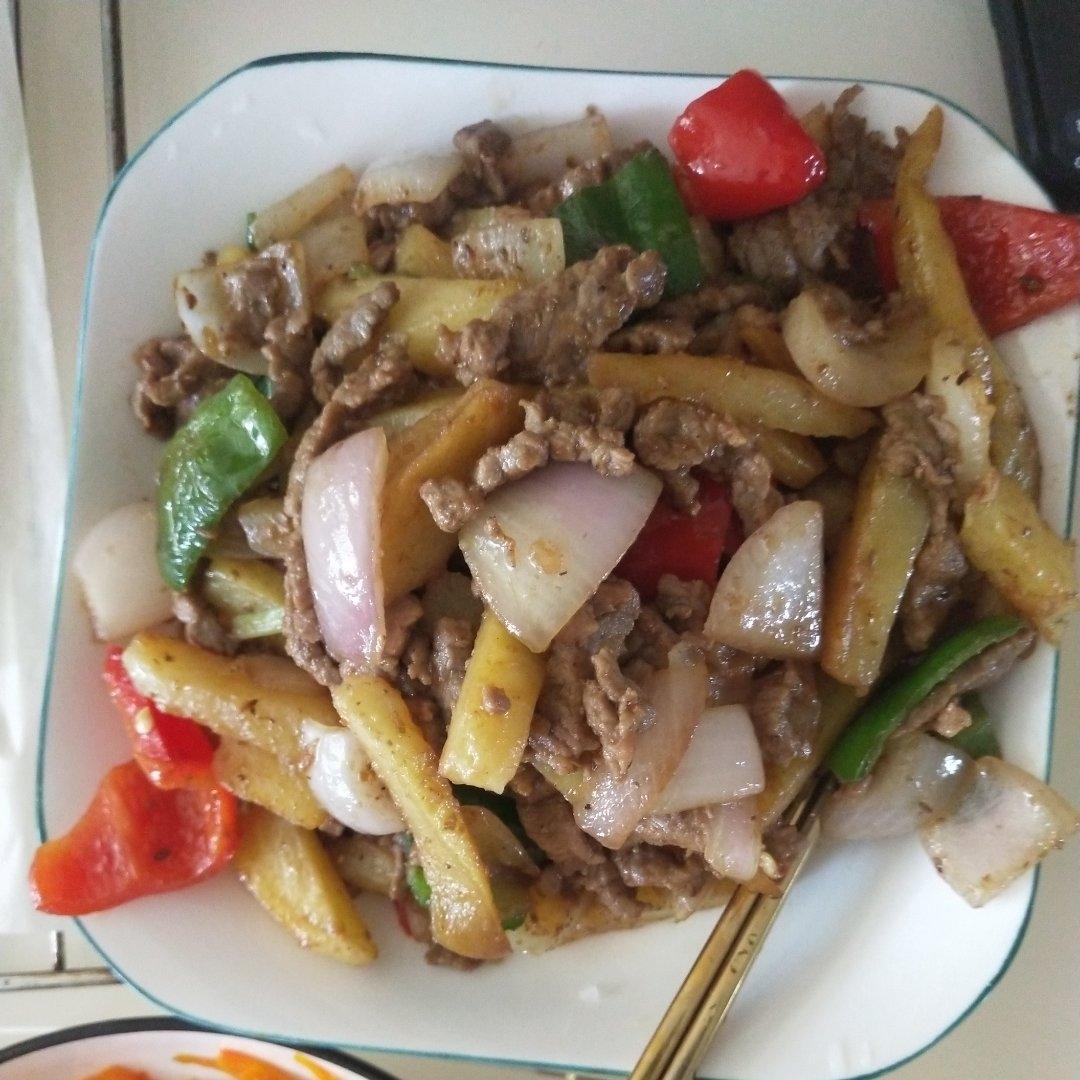 孜然土豆炒牛肉