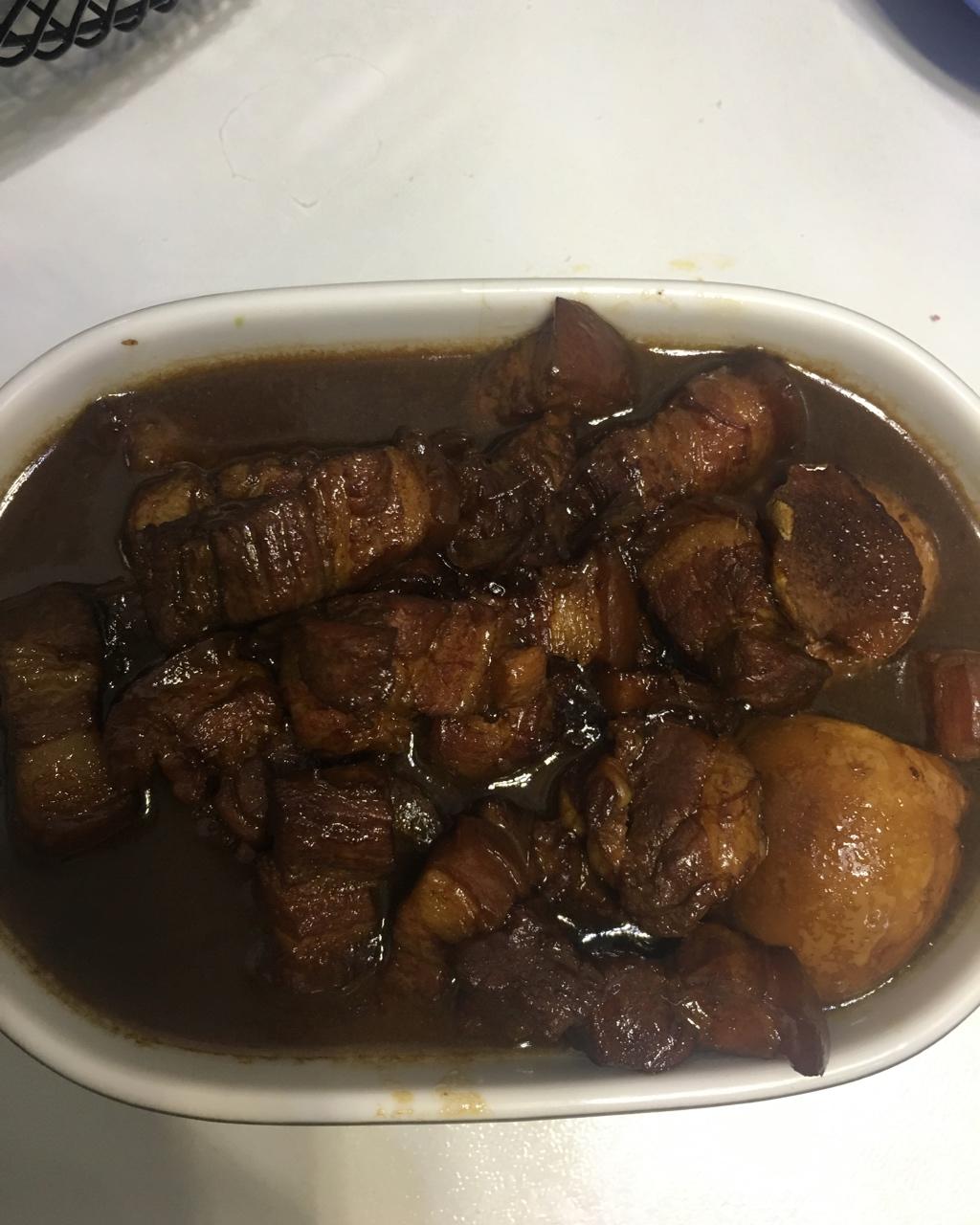 红烧肉炖土豆鹌鹑蛋