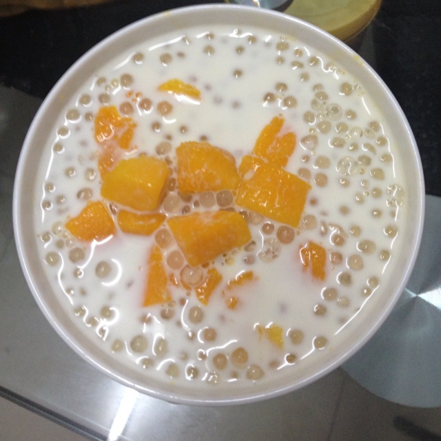 青青做的芒果牛奶西米露