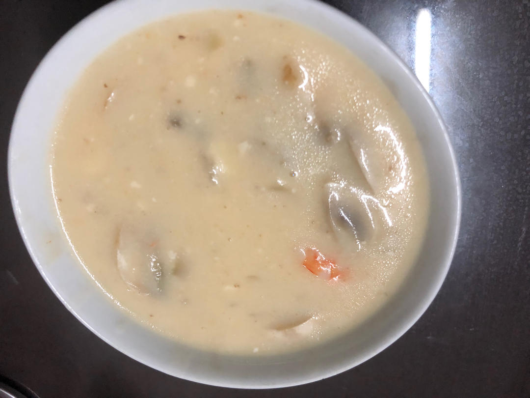超惊艳奶油蘑菇汤(牛奶版本)