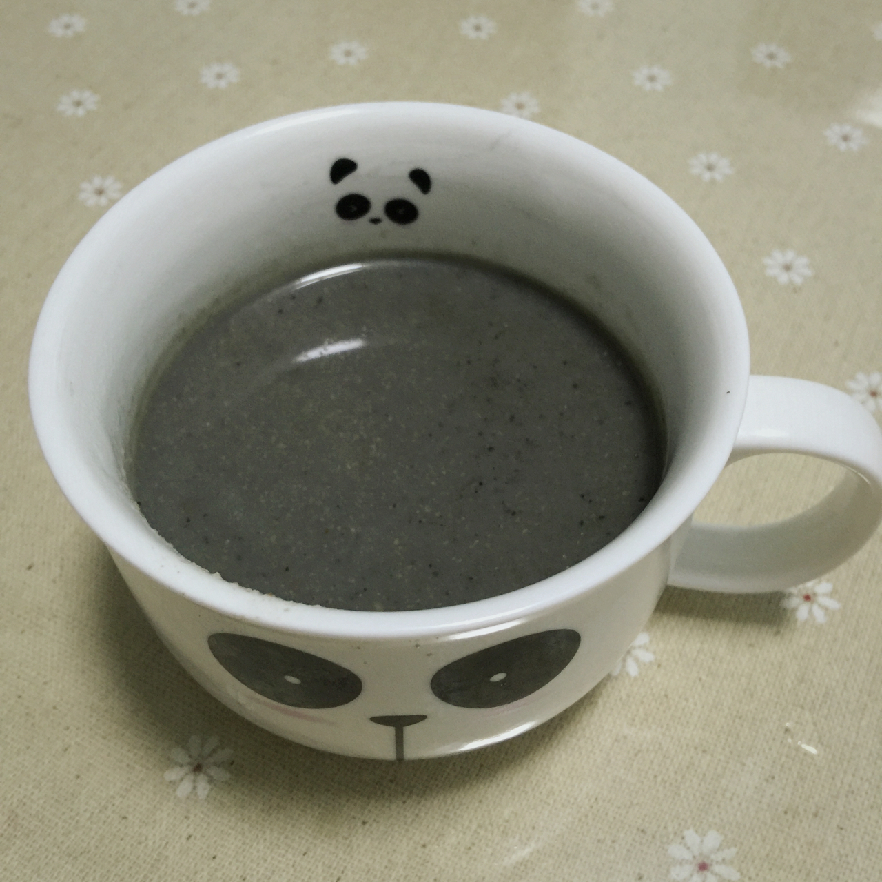 一朵向阳花开的时间做的豆浆机版黑芝麻米糊