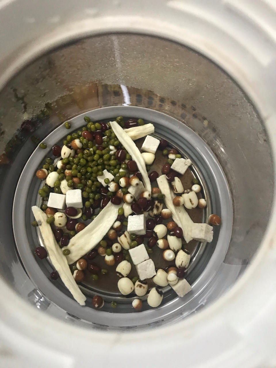 莲藕花生猪蹄汤【11月北鼎养生壶食谱】