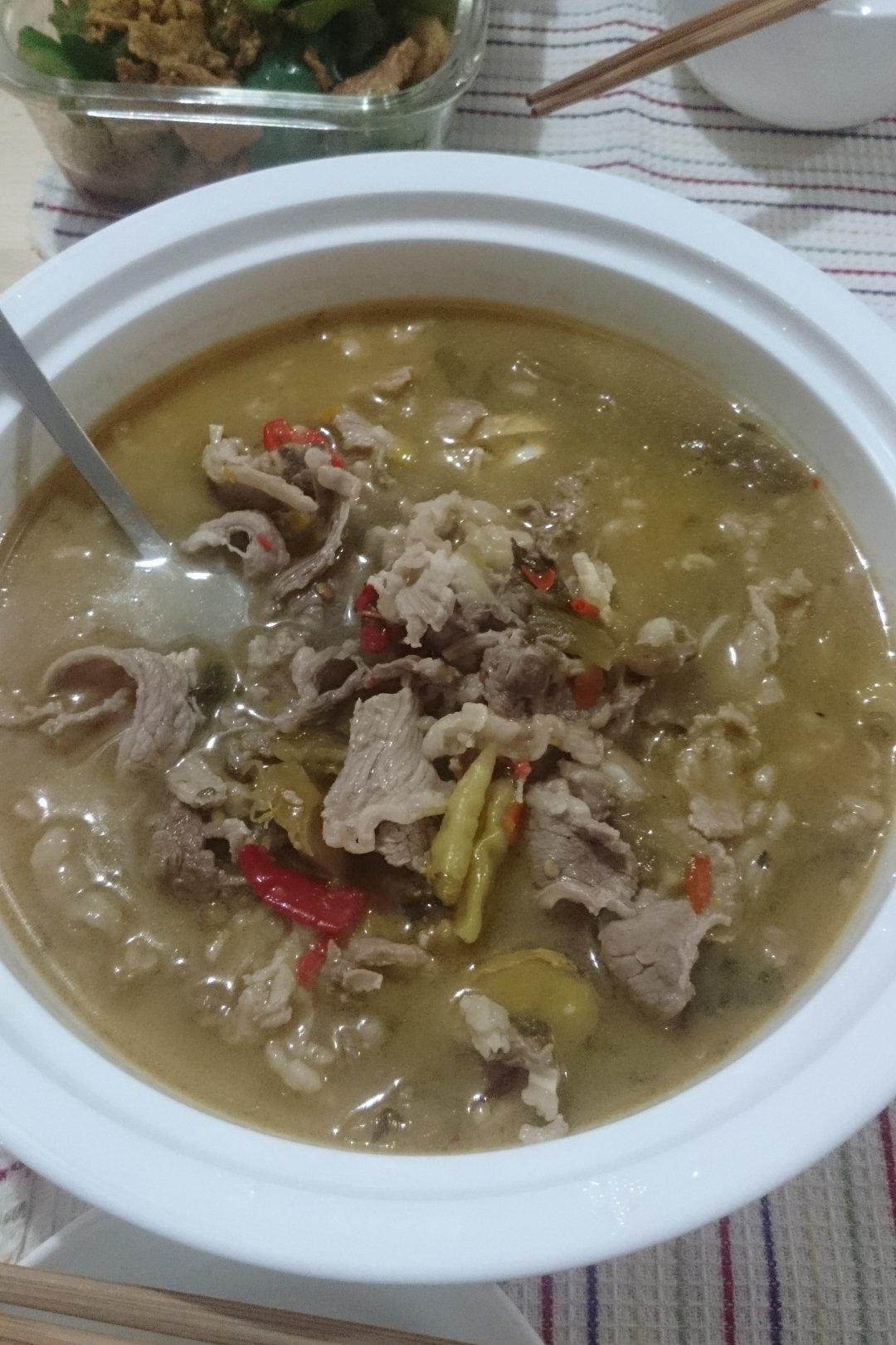 酸菜肥牛煲