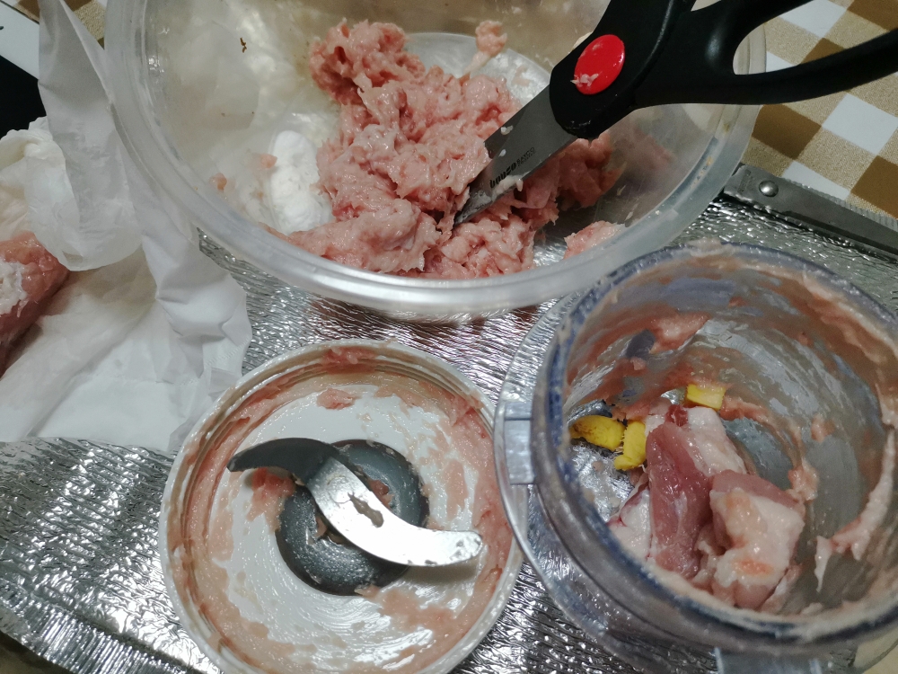 电饭盒版翡翠白玉卷就是蒸酿肉白菜卷的做法 步骤1