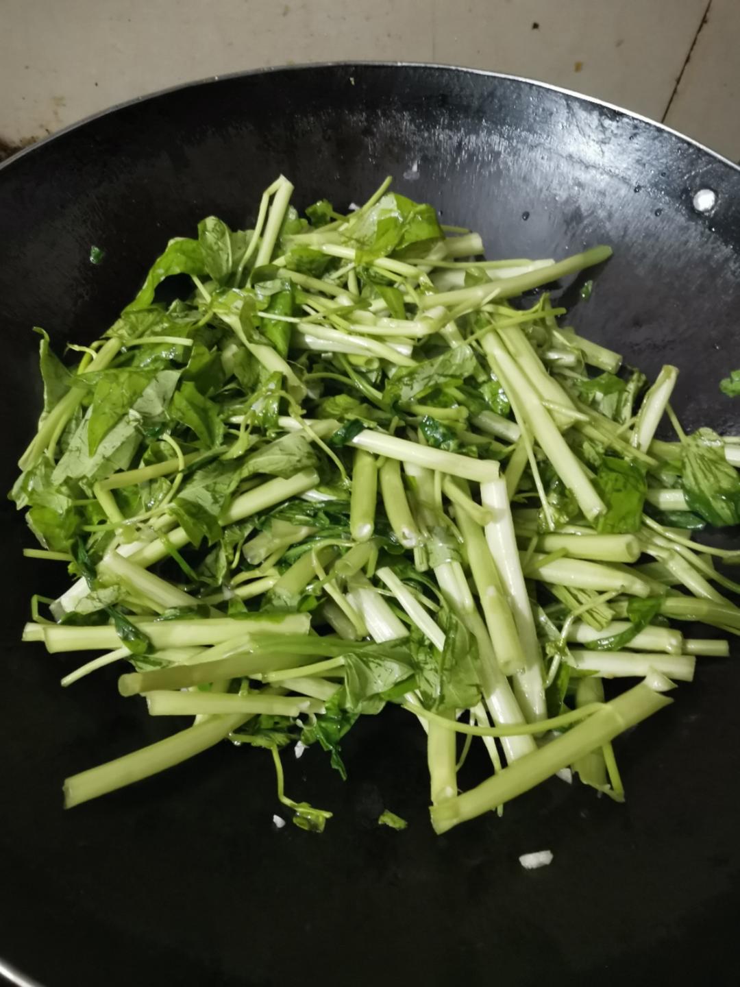 蒜炒空心菜