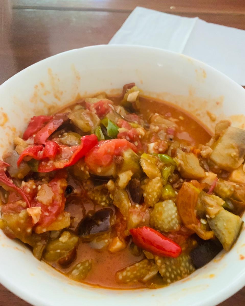 西红柿辣子炒茄子（妈妈手艺）