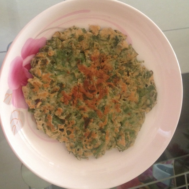 芹菜叶鸡蛋饼