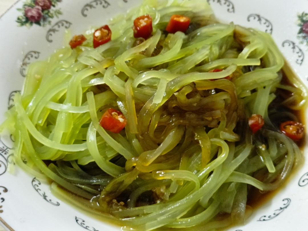 想告诉全世界，这菜太解腻！爽脆开胃的莴笋丝