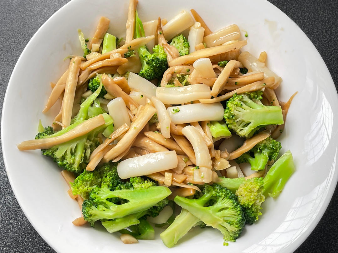 鱿鱼杏鲍菇炒西兰花🥦