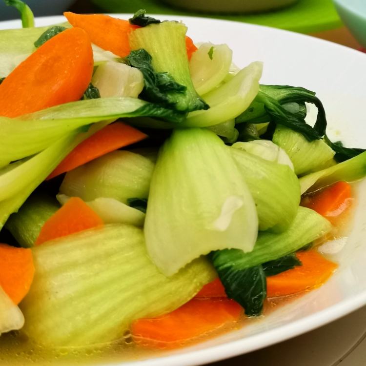小美版 胡萝卜🥕炒青菜的做法
