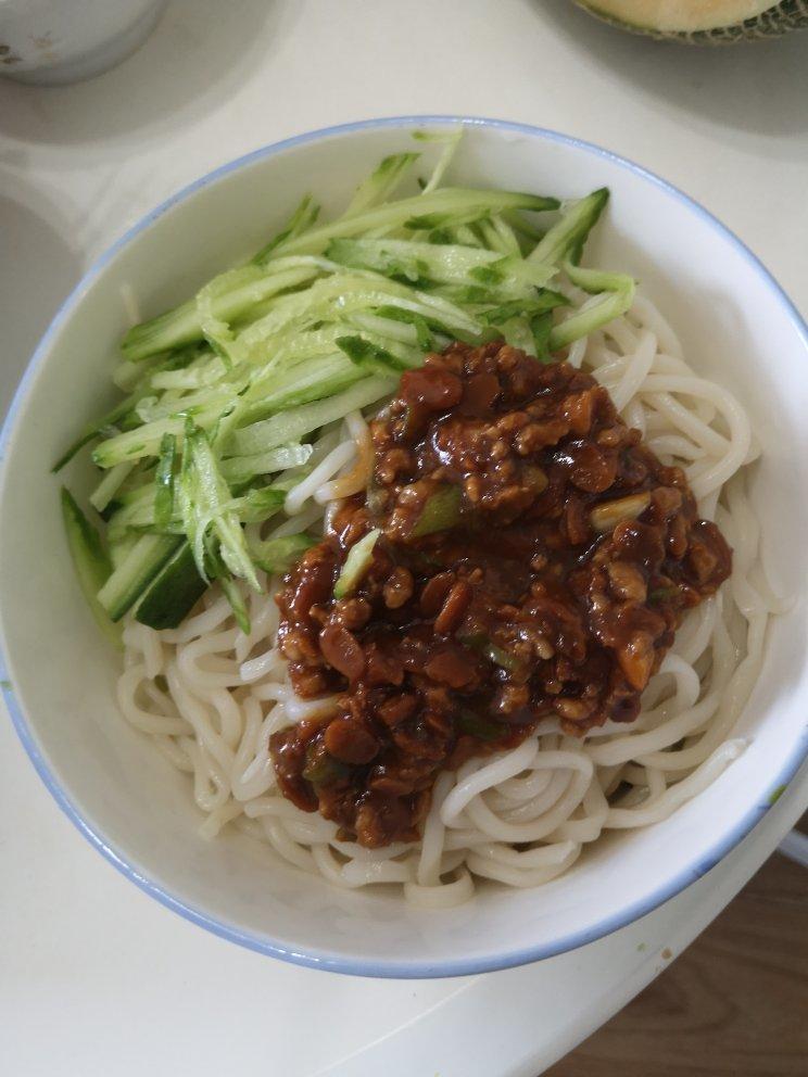 炸酱面(简单好吃，不修图)