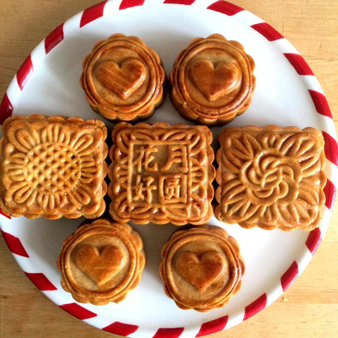 广式月饼—蛋黄莲蓉月饼
