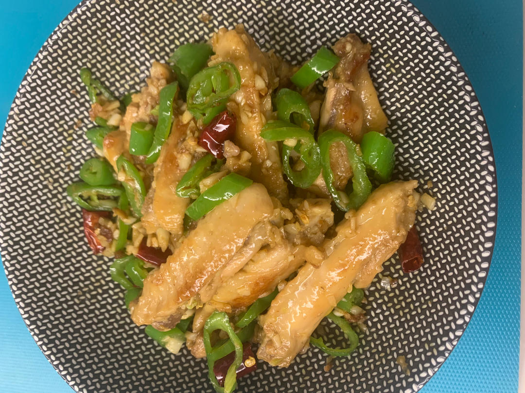 蒜香鸡翅，这才是鸡翅最好吃的做法