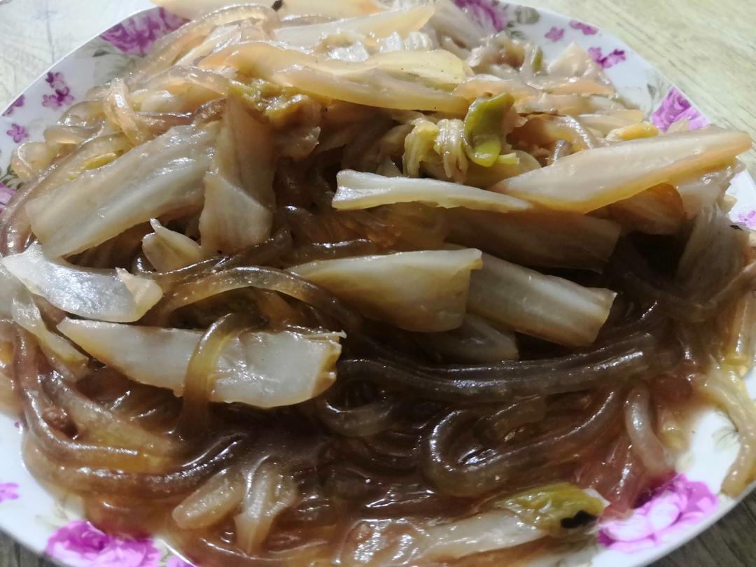 家常白菜炖粉条（粉条不粘锅秘方）