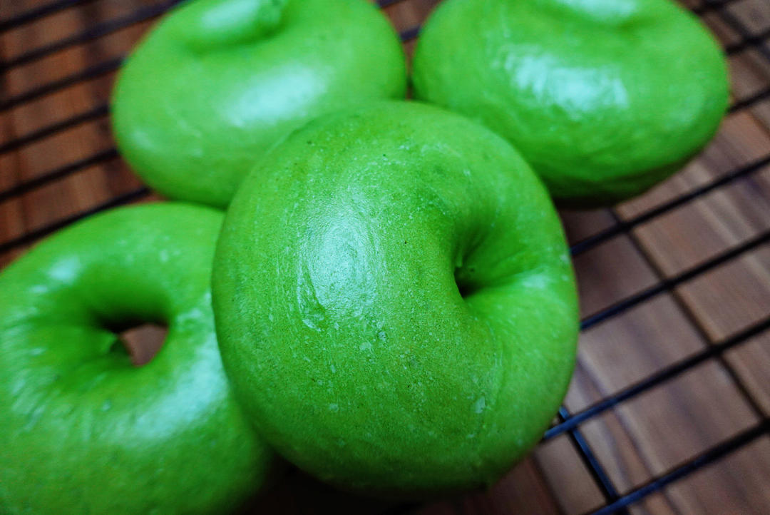 菠菜番茄干奶酪贝果