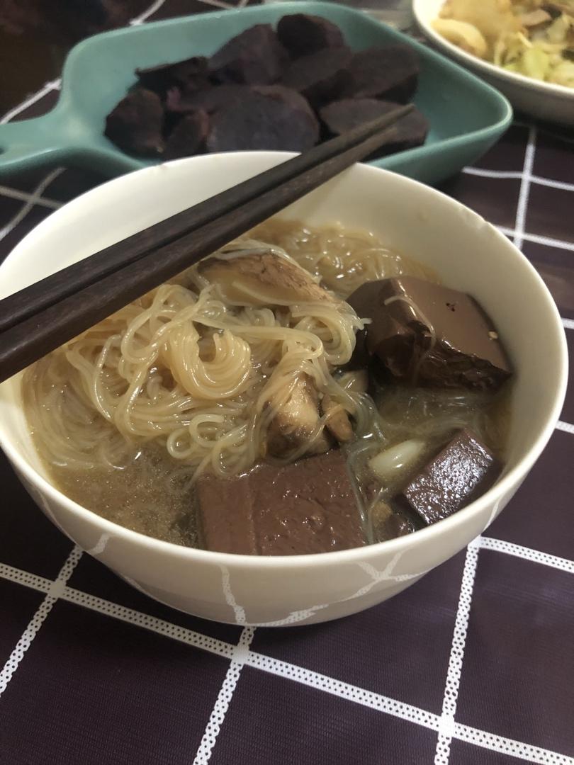 鸭血粉丝汤
