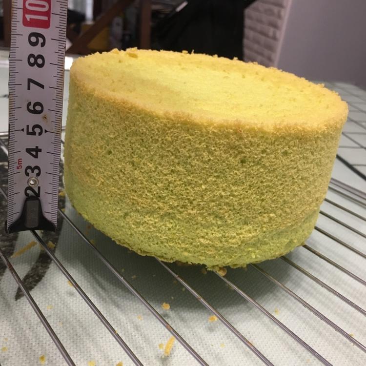 超简单完美戚风蛋糕（6寸2蛋）附打发、翻拌、脱模视频