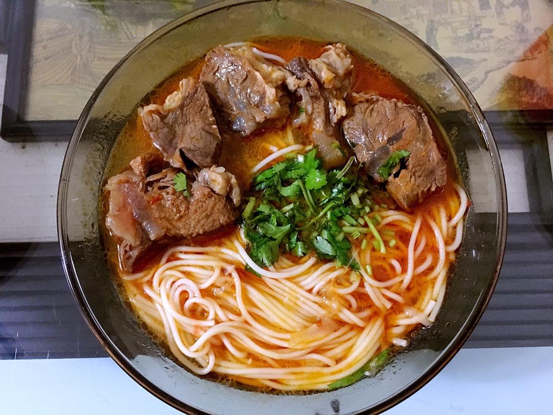 超级小猪头做的私房红烧牛肉面