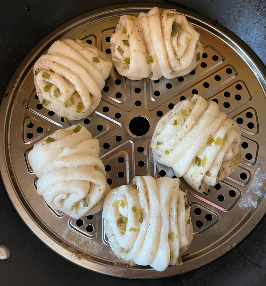 🌺椒盐葱香花卷🌺（操作简单，好吃又好看）