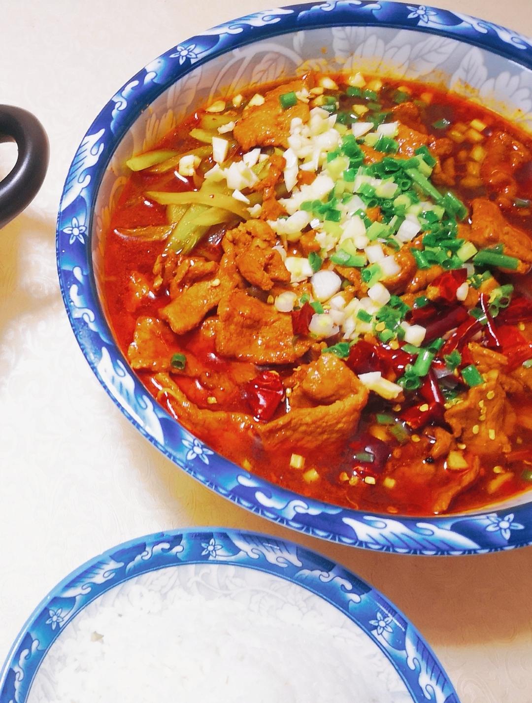 跟四川朋友学的水煮肉片 这也太香了！！