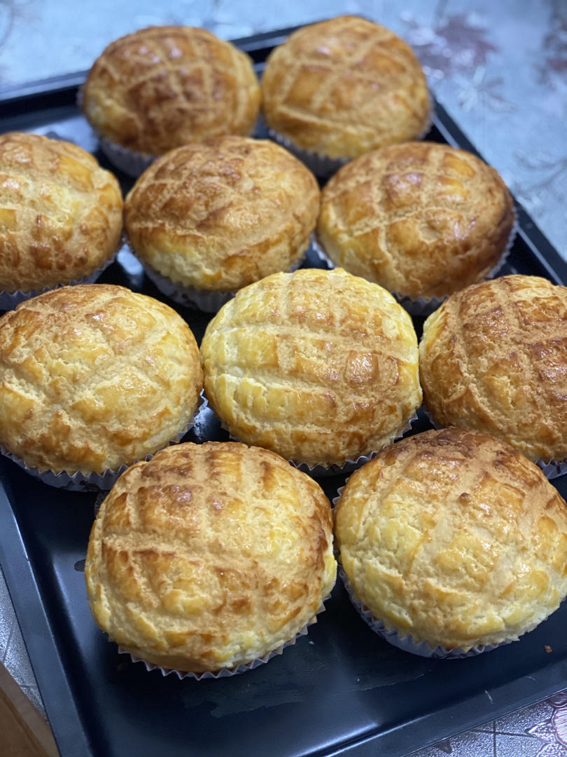 好吃到炸裂的港式菠萝包（附带制作酥皮的小视频）