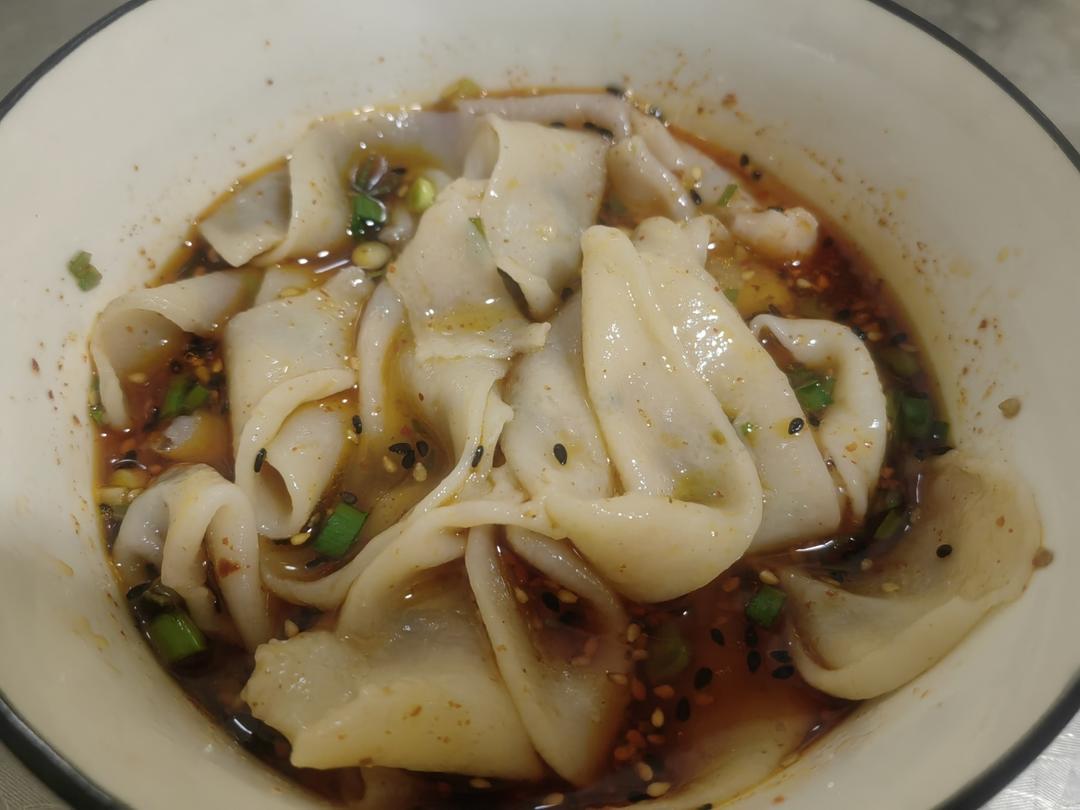 葱香酸辣汤面