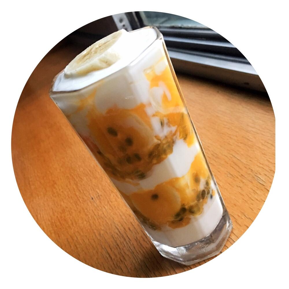 y 做的百香果酸奶