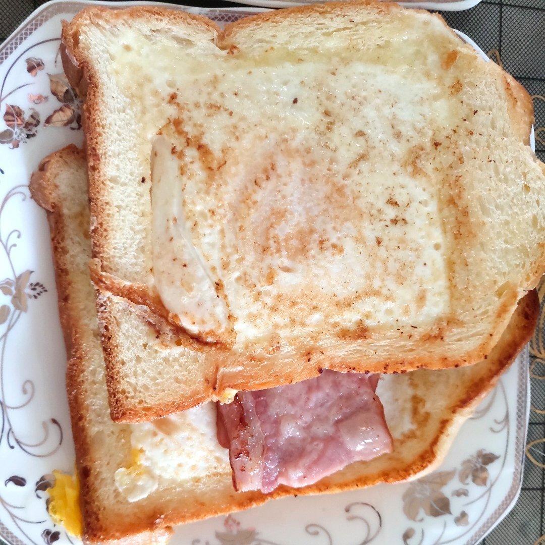 芝士鸡蛋面包片