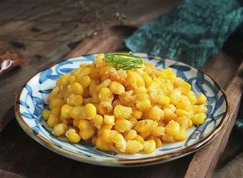 0人做过这道菜收藏夏汐-7用料玉米1根咸鸭蛋2只香葱1颗淀粉少许黄金甲