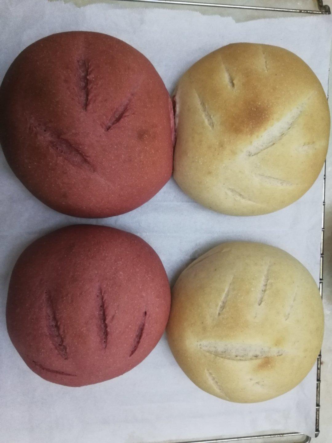 四种新口味:网红珍珠奶茶软欧、火腿芝士墨鱼肠软欧、升级款蟹柳玉米乳酪软欧、牛肉土豆泥软欧