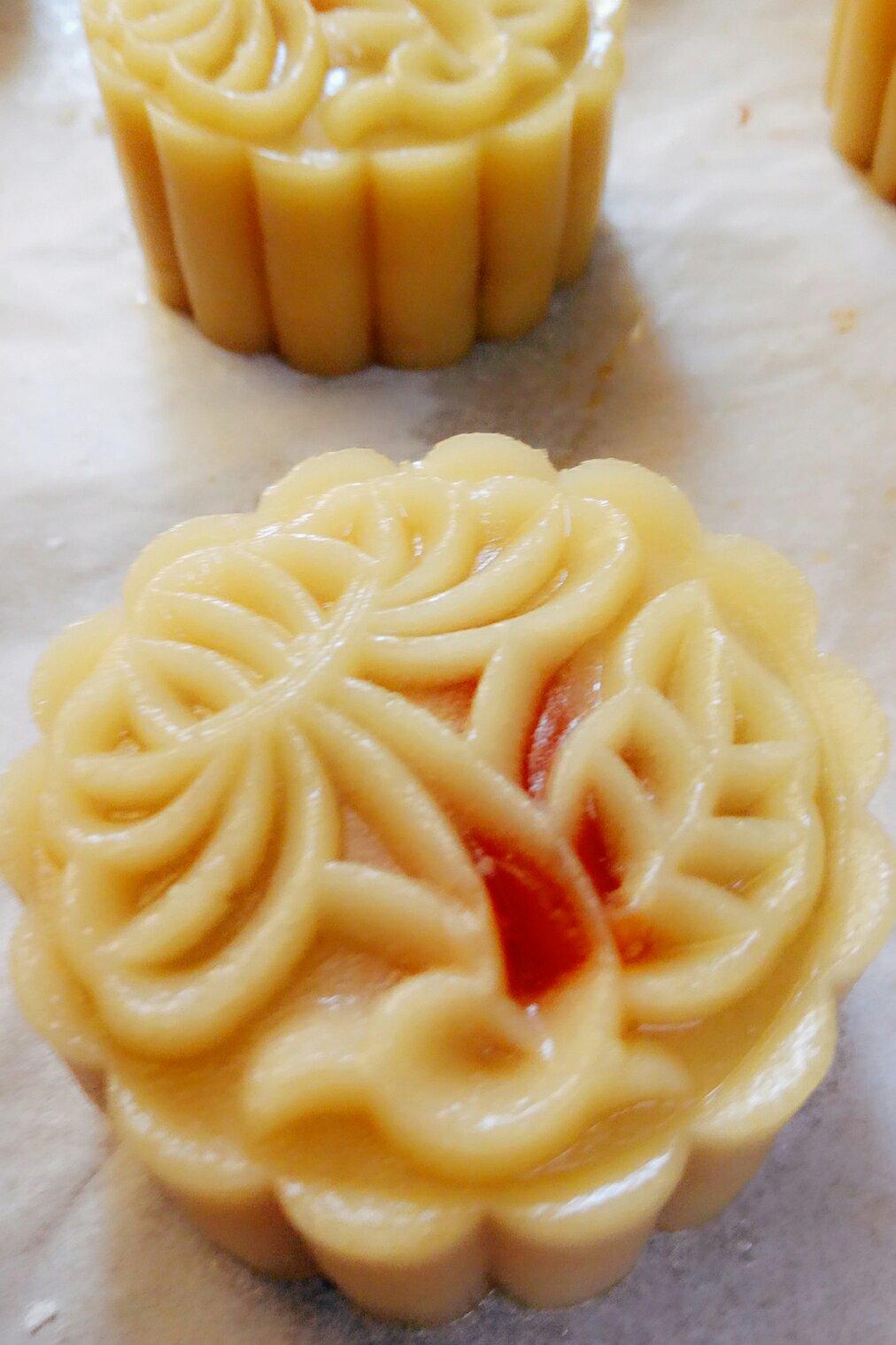广式月饼—蛋黄莲蓉月饼