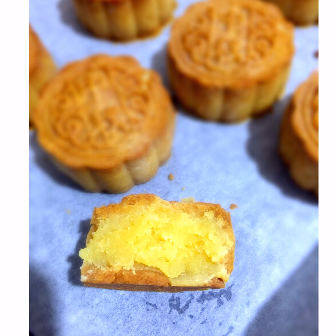 金沙奶黄月饼
