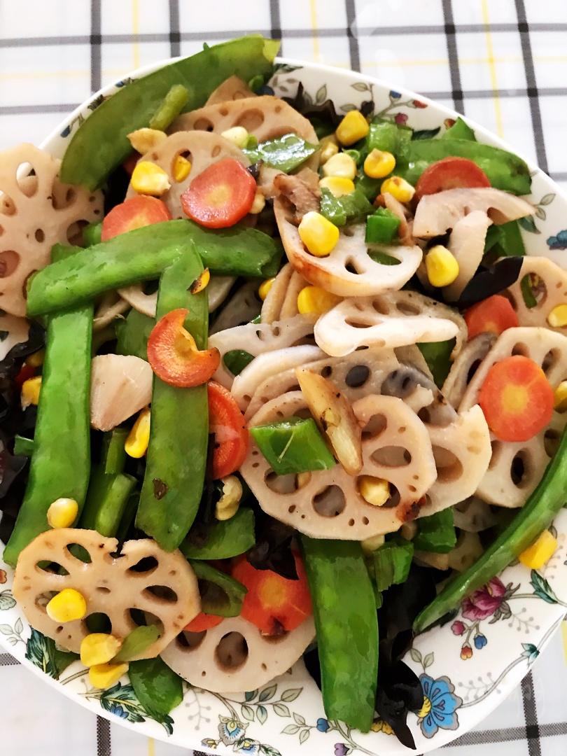 素菜也可以这么美—荷塘小炒