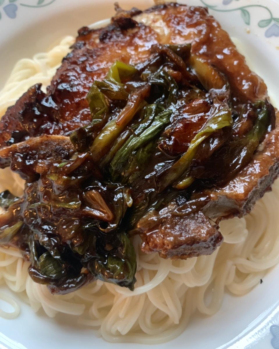 超嫩超香的葱烤大排