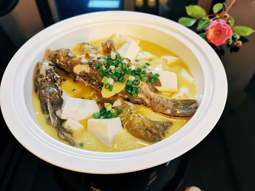 汤浓味美的黄骨鱼豆腐汤的做法