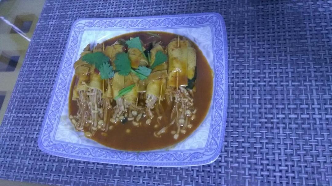 豆皮卷金针菇