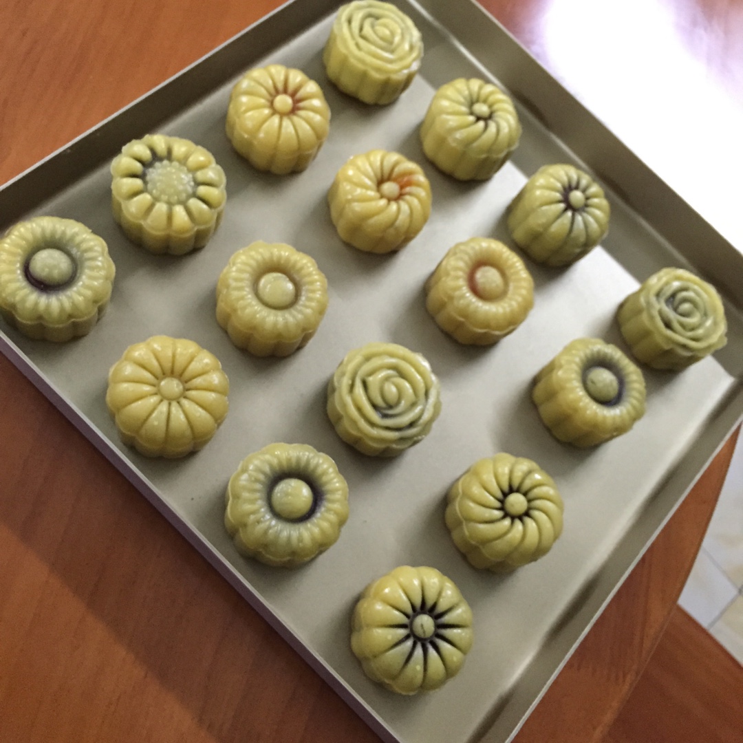 广式月饼——蛋黄莲蓉月饼